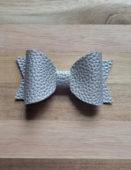 Silver Leather Hair Bow - L Clip